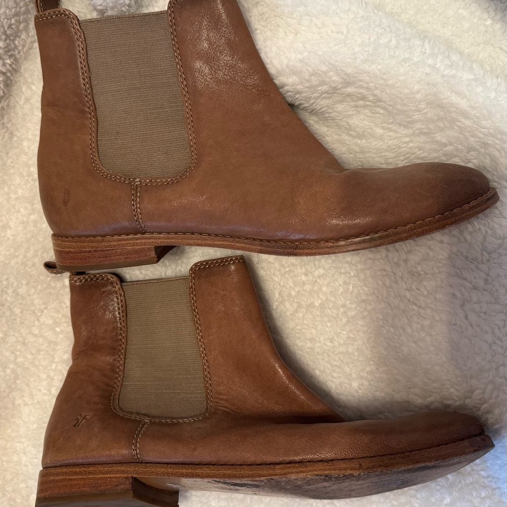 Frye Anna Chelsea boot size 7.5